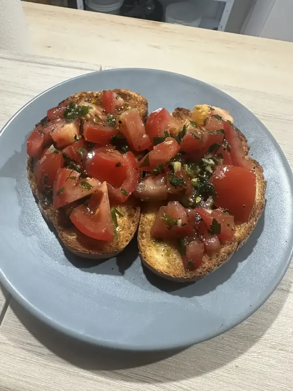 Bruschetta artesanal en Gusto Restaurante Pizzeria, La Línea de la Concepción