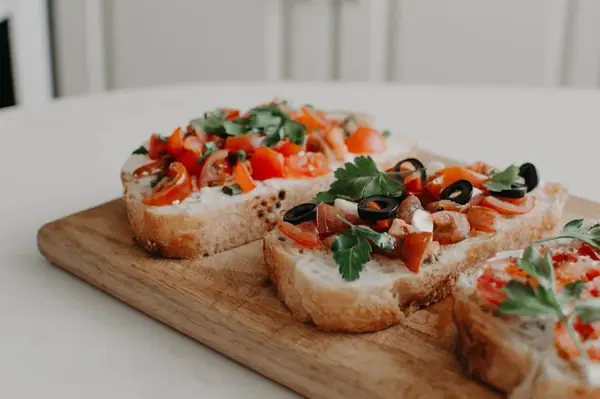Bruschette surtidas artesanales — Gusto Restaurante Pizzeria, La Línea de la Concepción