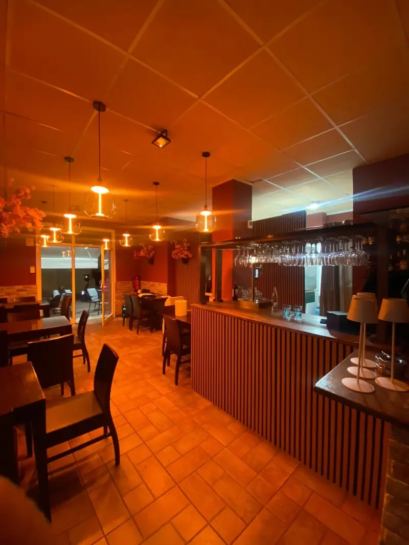 Interior de Gusto Restaurante Pizzeria en Calle Carboneros 16, La Línea de la Concepción